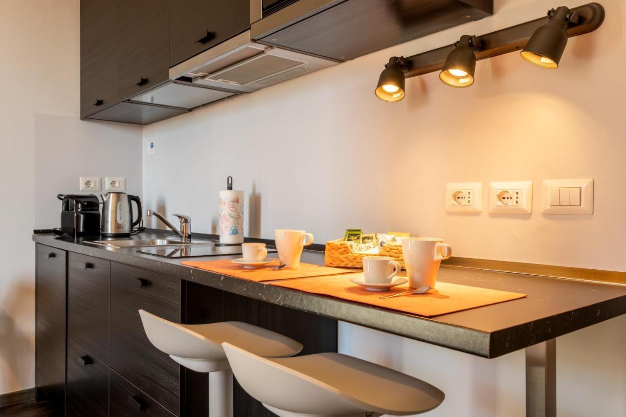 Luna Homes - Studio In Farini ミラノ エクステリア 写真